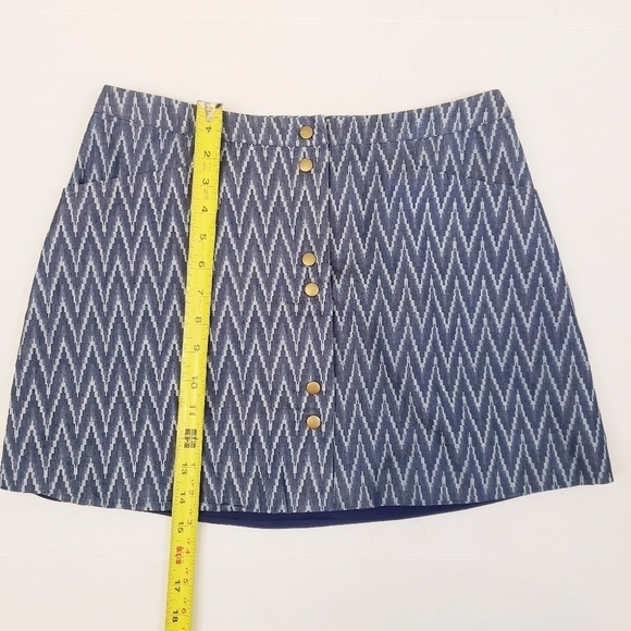 Romeo & Juliet Couture Blue Chevron Chambray Skirt Size Small - Picture 6 of 9